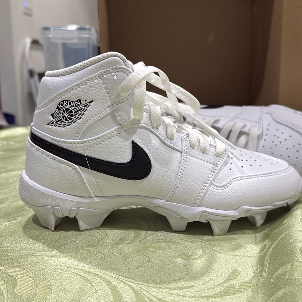 Nike jordan football cleats